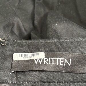 Written black business skirt